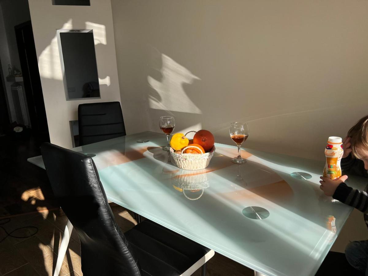 English Breakfast Κισινάου Εξωτερικό φωτογραφία